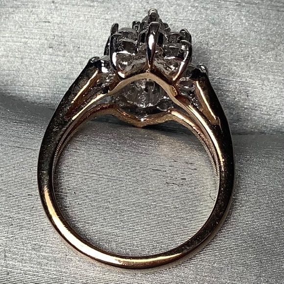 Vintage Evening rhinestone and gold plate ring - Picture 4 of 6